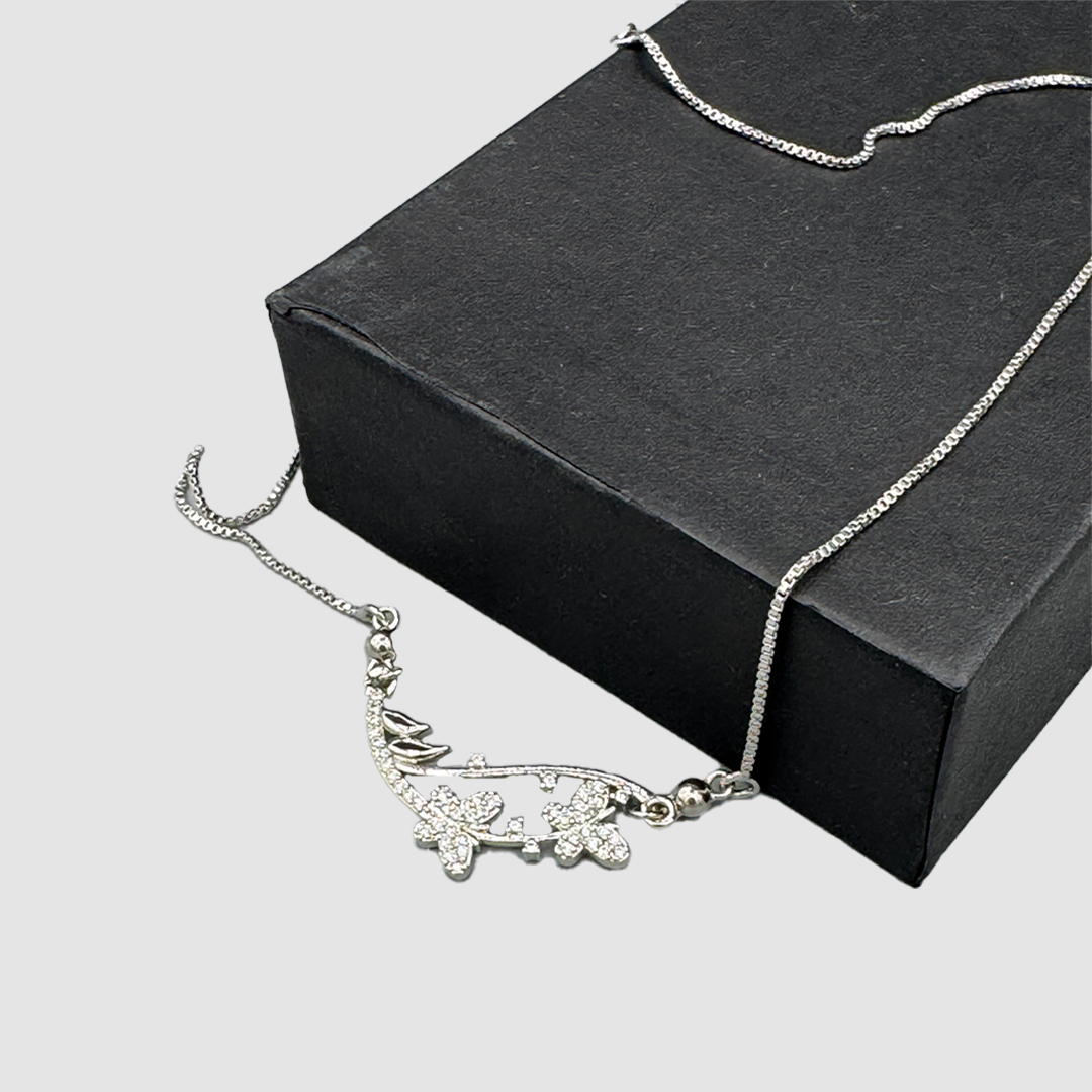 Ivory Twilight - Pendant Chain