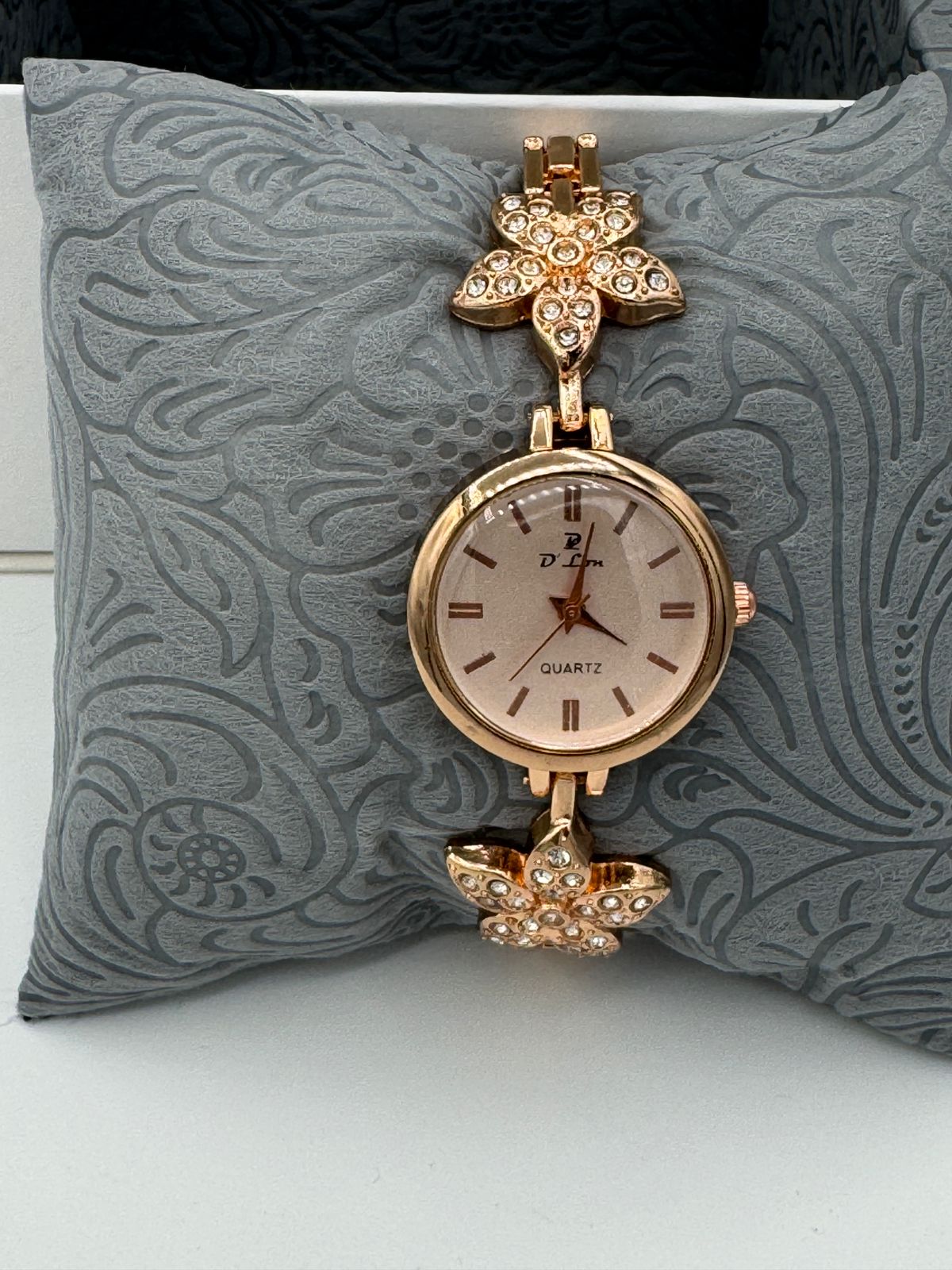 D.Lon BK16 Women's Quartz Watch