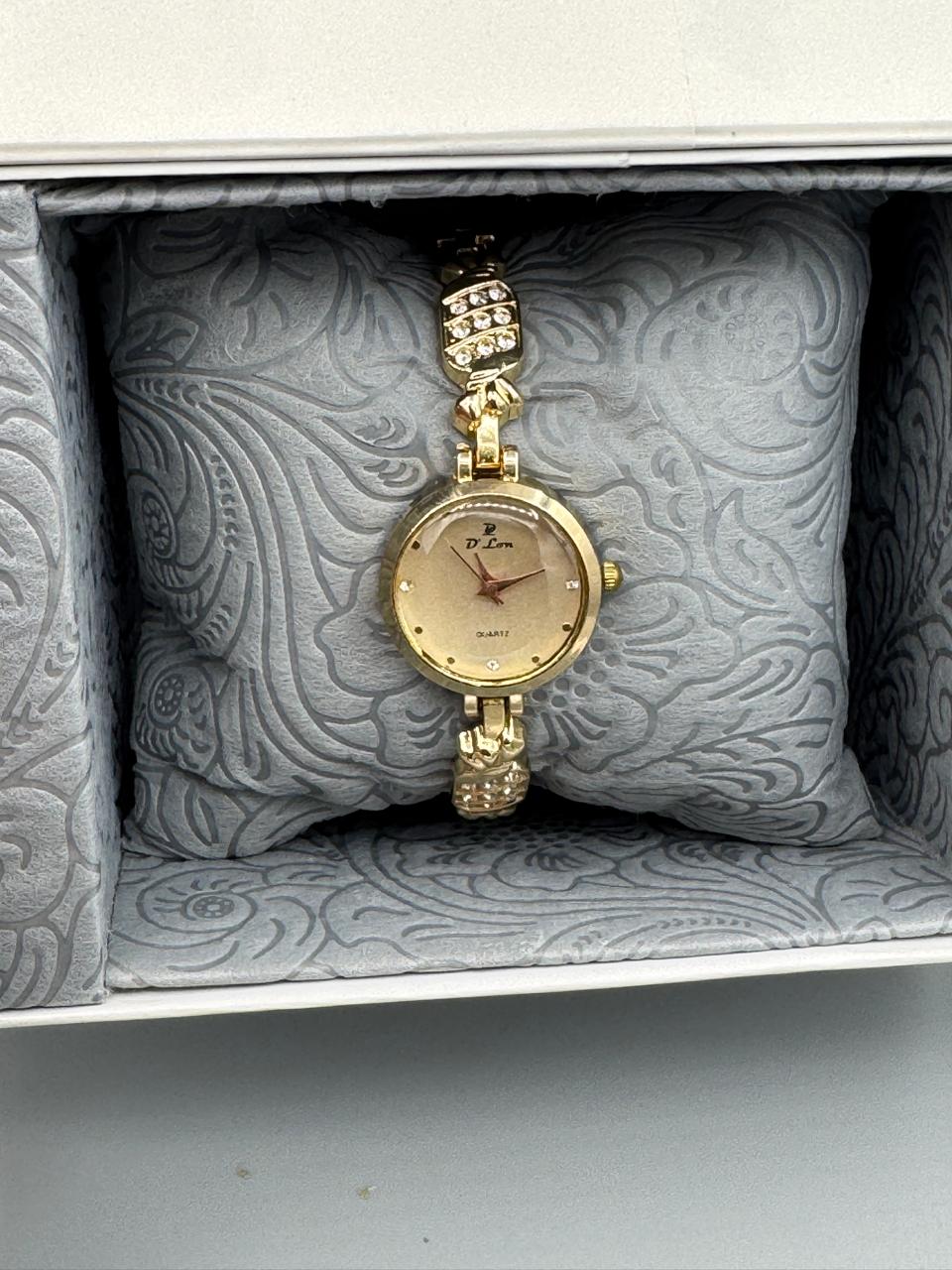 D.Lon F8 Women's Quartz Watch
