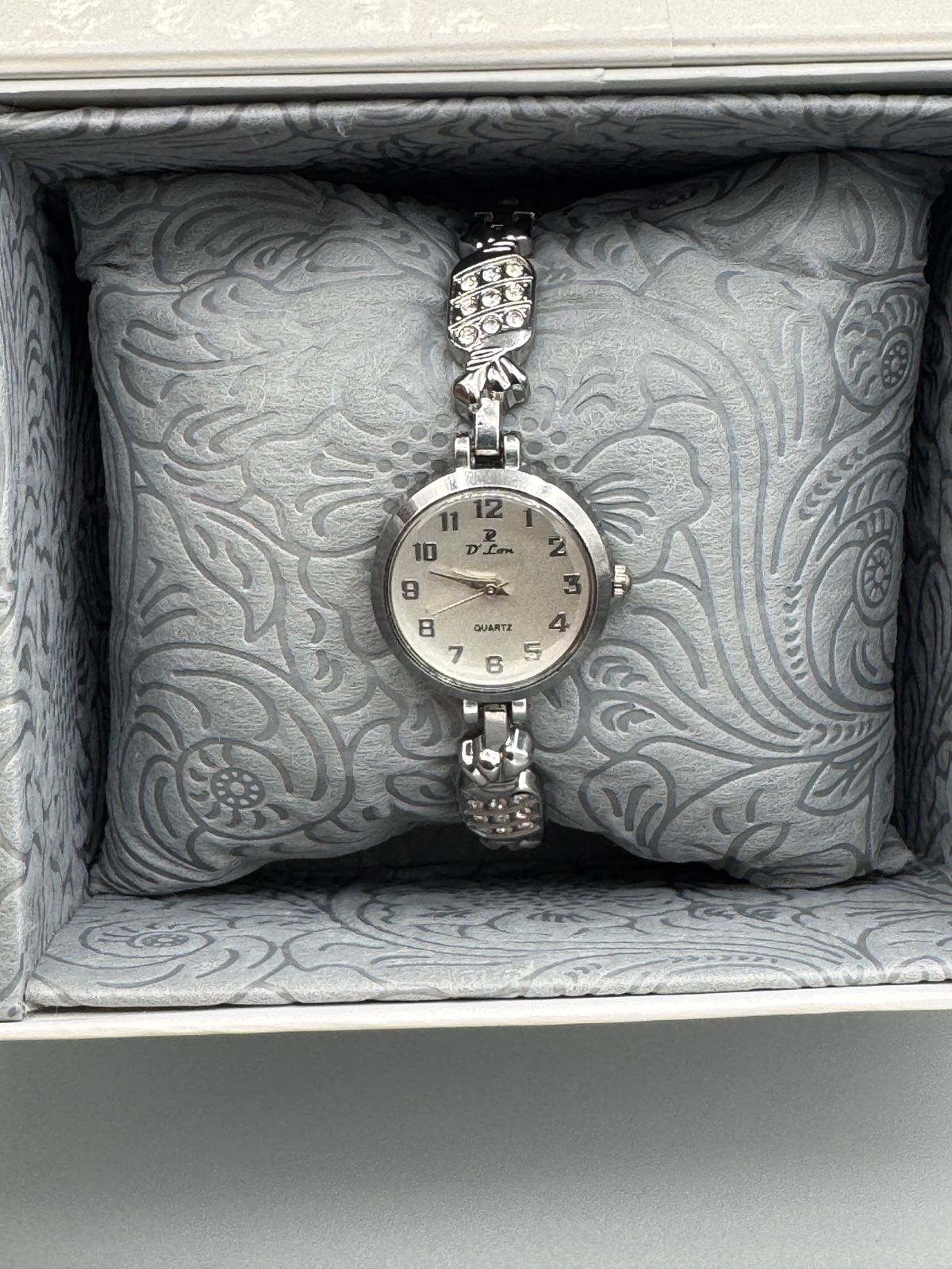 D.Lon F8 Women's Quartz Watch