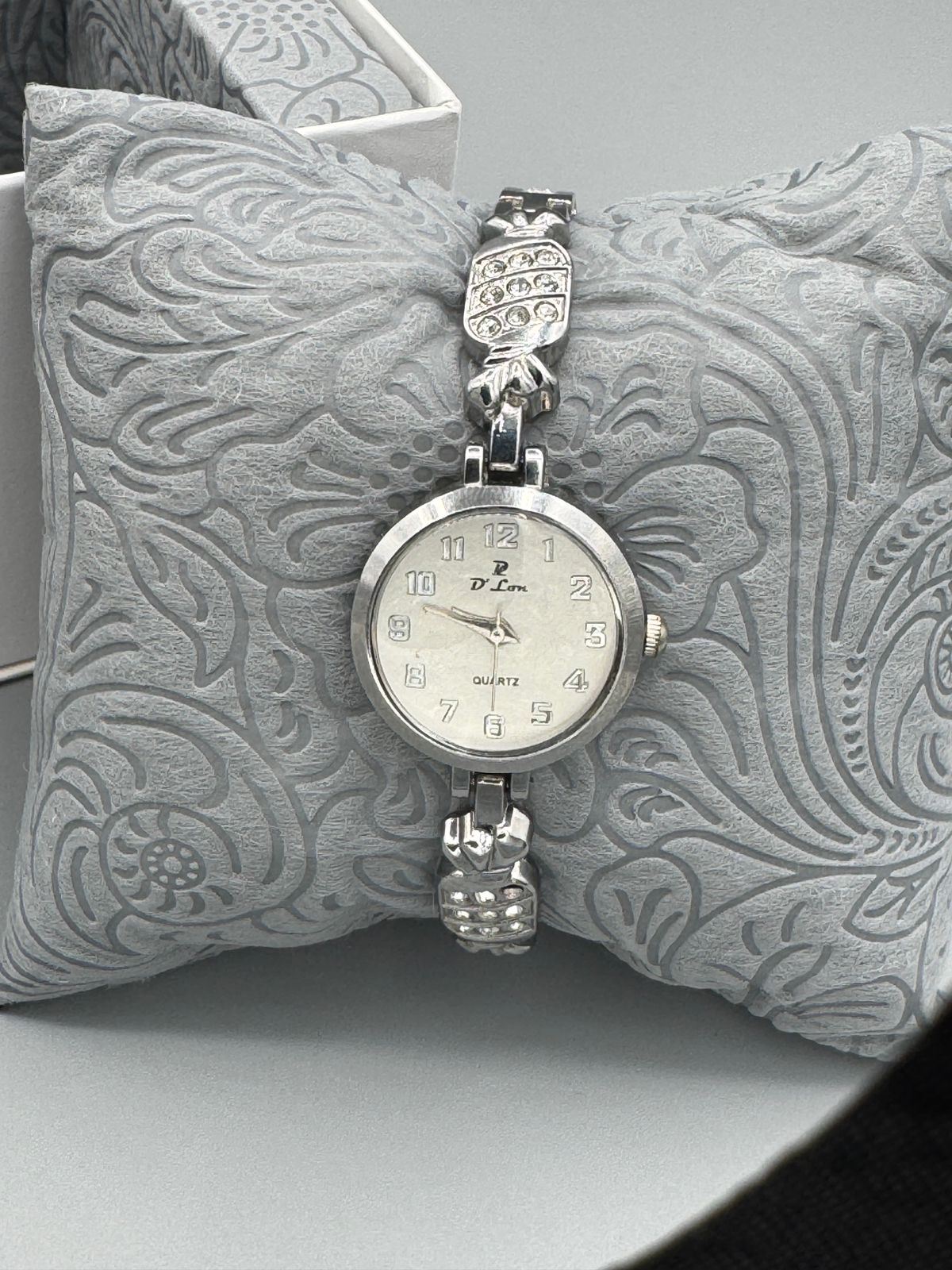 D.Lon F8 Women's Quartz Watch