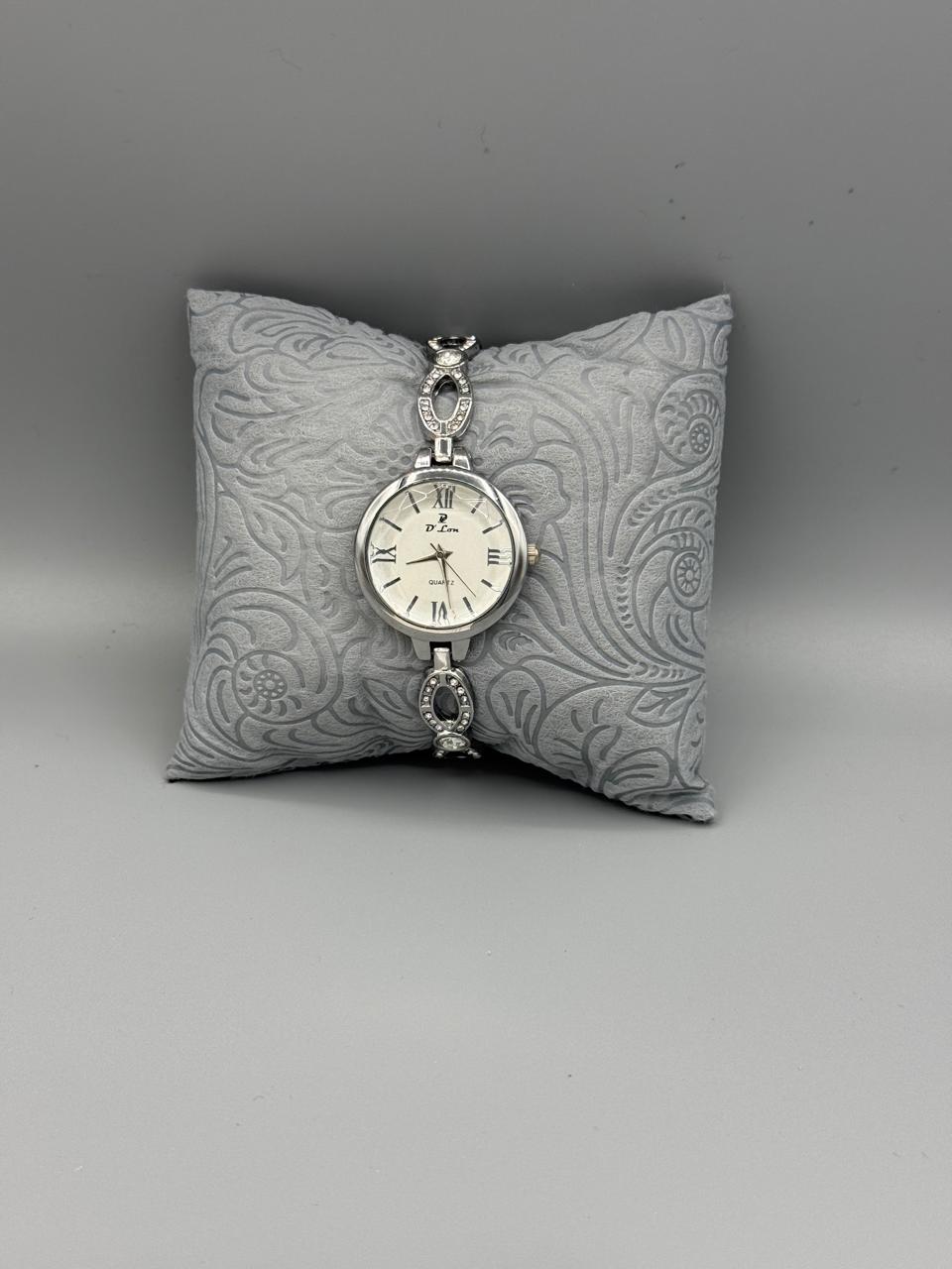 D.Lon BK17 Women's Quartz Watch
