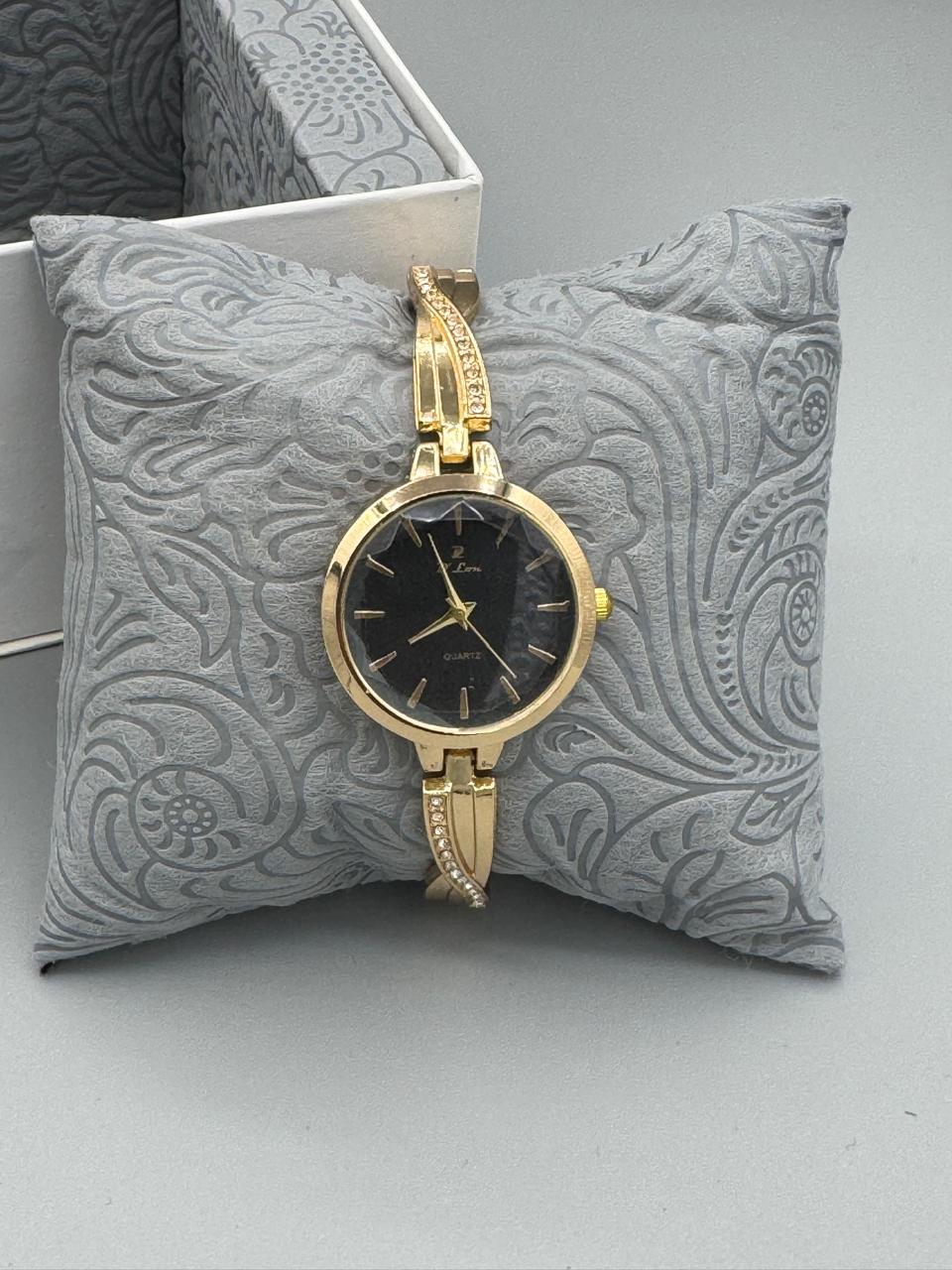 D.Lon C13 Women's Quartz Watch