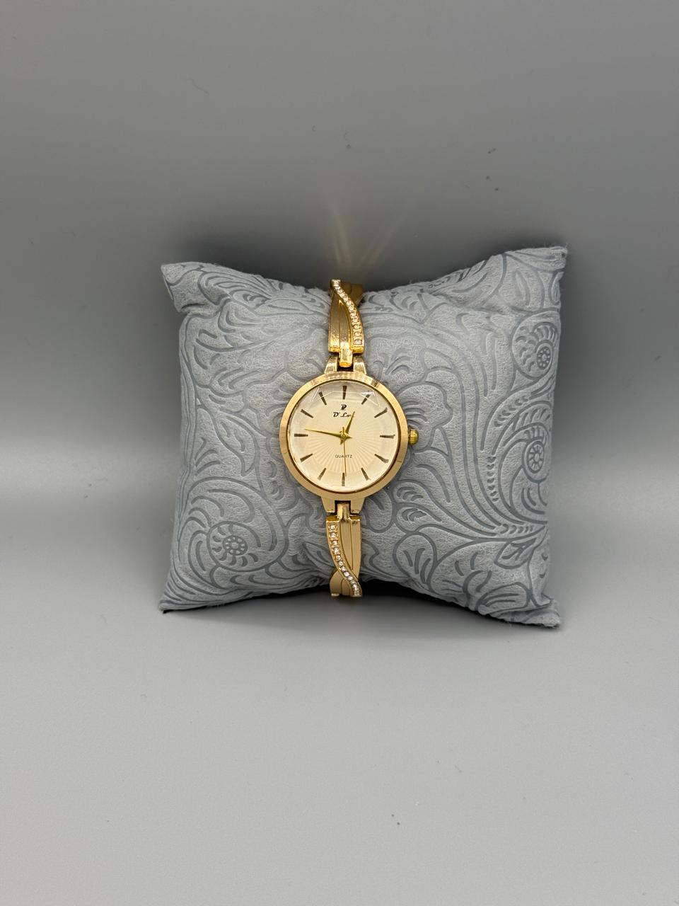D.Lon C13 Women's Quartz Watch