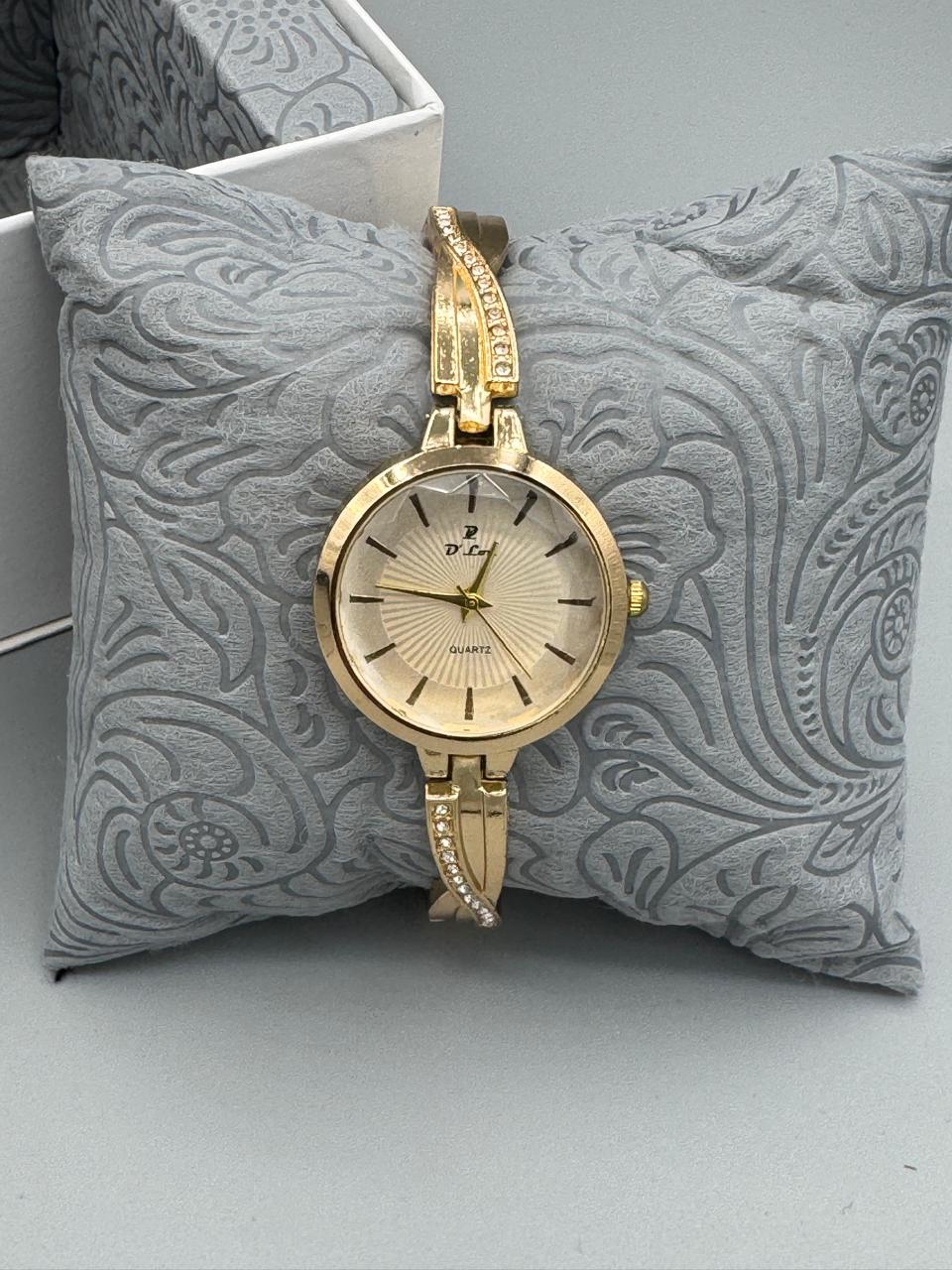 D.Lon C13 Women's Quartz Watch