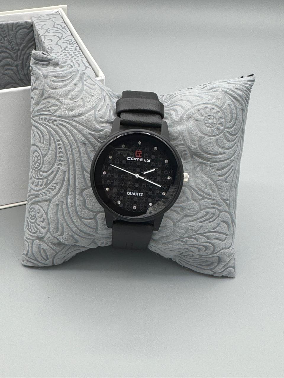 COMELY CL-8862 Women's Quartz Leather Watch