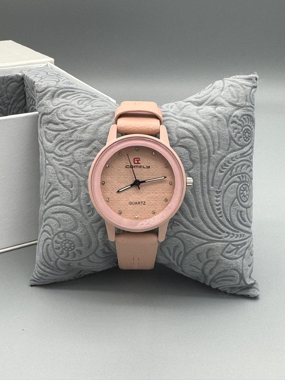 COMELY CL-8862 Women's Quartz Leather Watch