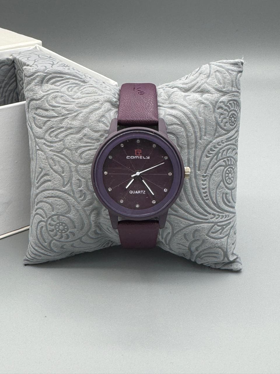 COMELY CL-8862 Women's Quartz Leather Watch