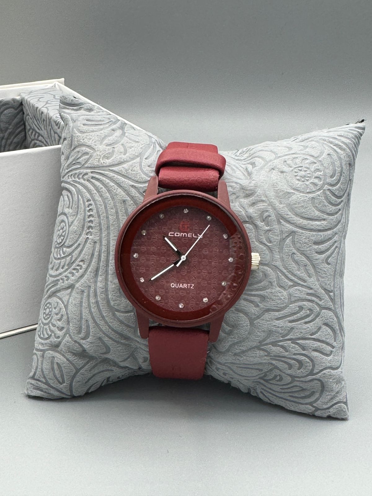 COMELY CL-8862 Women's Quartz Leather Watch