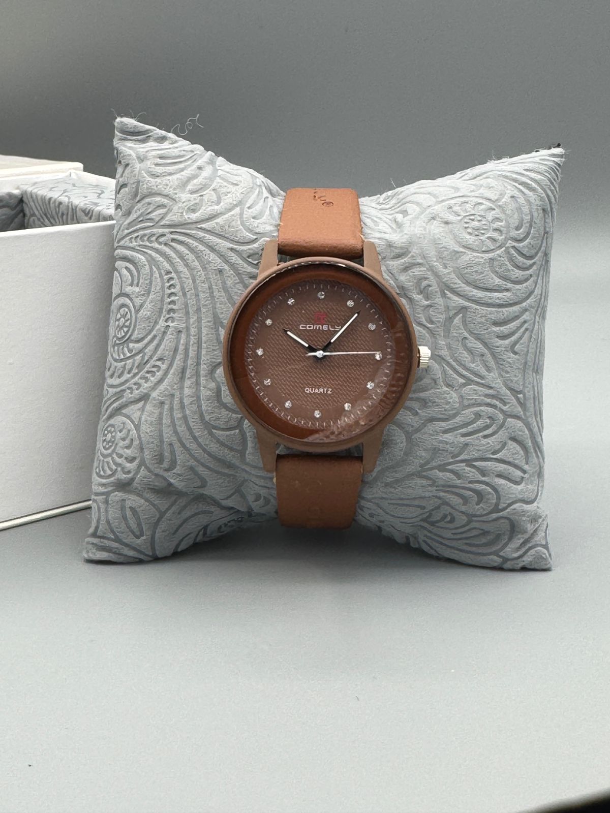 COMELY CL-8862 Women's Quartz Leather Watch