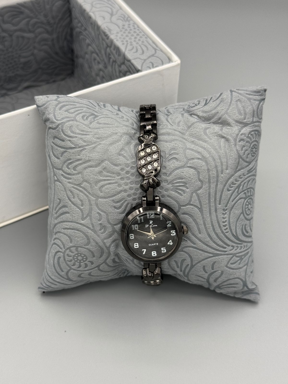 D.Lon F8 Women's Quartz Watch