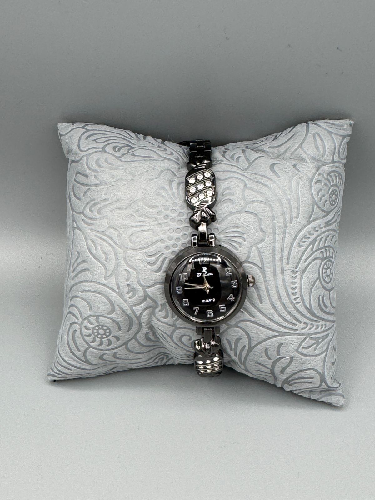 D.Lon F8 Women's Quartz Watch