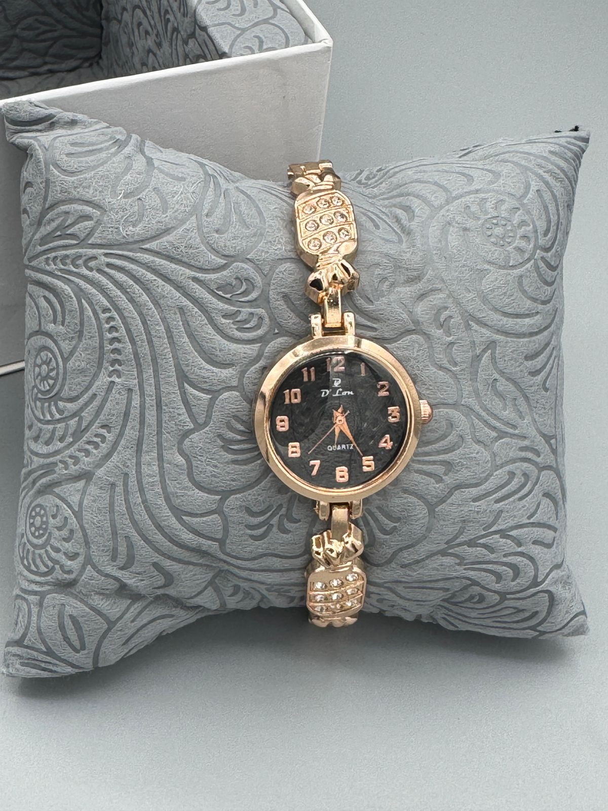 D.Lon F8 Women's Quartz Watch