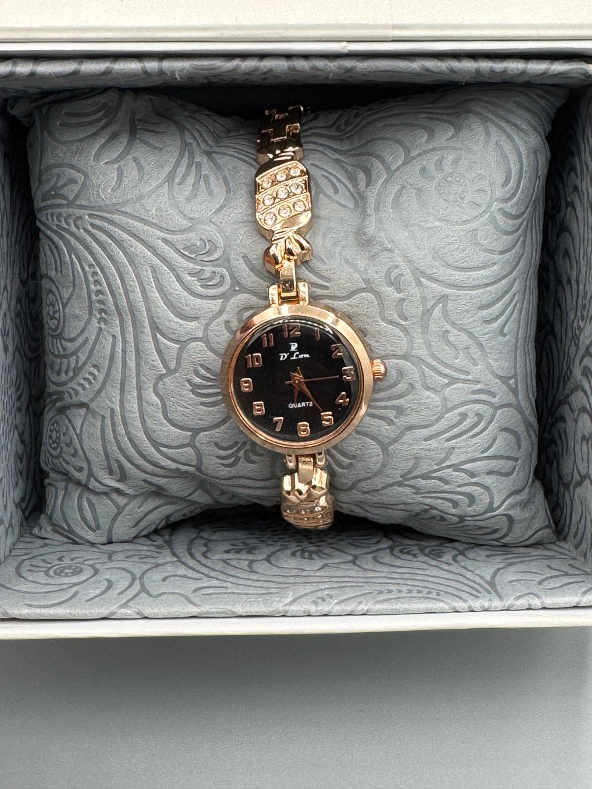 D.Lon F8 Women's Quartz Watch